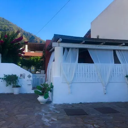 Il Nido Di - In The Square In Holiday home Malfa (Salina)