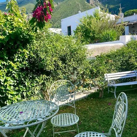 Il Nido Di - In The Square In Сasa de vacaciones Malfa (Salina)